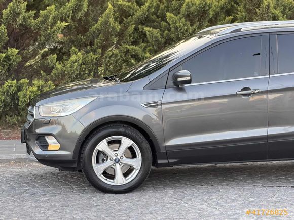 KUGA TİTANİUM ŞERİT TAKİP ÇARPIŞMA KUSURSUZ