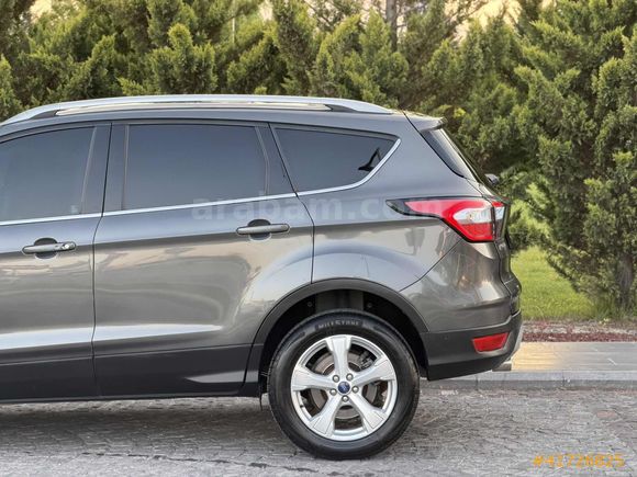 KUGA TİTANİUM ŞERİT TAKİP ÇARPIŞMA KUSURSUZ