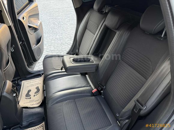 KUGA TİTANİUM ŞERİT TAKİP ÇARPIŞMA KUSURSUZ
