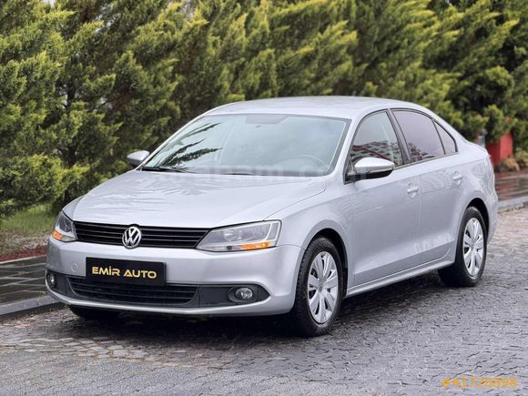 EMİR AUTO'dan JETTA 139 BİN KM BOYASIZ 2014 MODEL EMSALSİZ