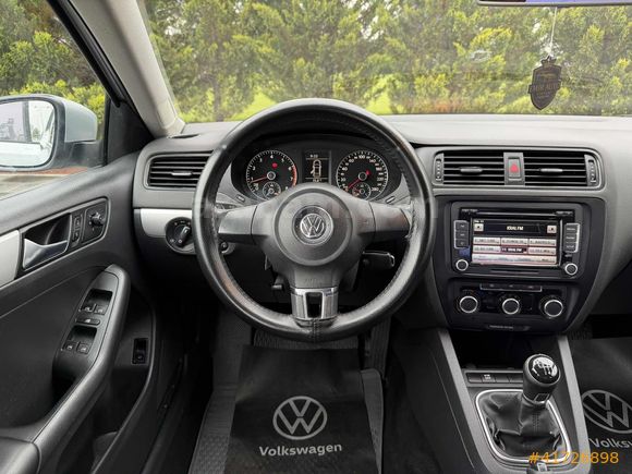 EMİR AUTO'dan JETTA 139 BİN KM BOYASIZ 2014 MODEL EMSALSİZ
