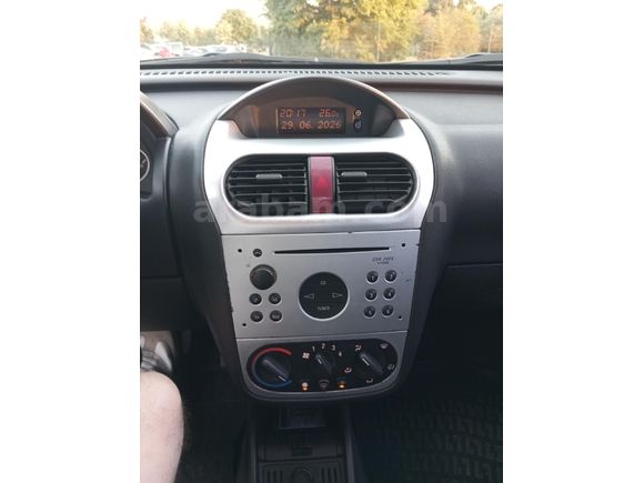 Yeni Bakımlı Opel Corsa 1.3 CDTI Enjoy 2004 Model Kocaeli