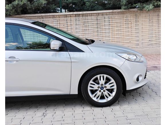 2013 MODEL DEĞİŞENSİZ FOCUS MÜKEMMEL KONDİSYON!!