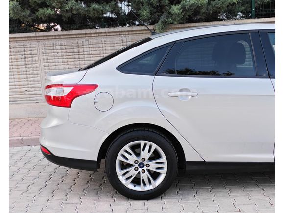 2013 MODEL DEĞİŞENSİZ FOCUS MÜKEMMEL KONDİSYON!!