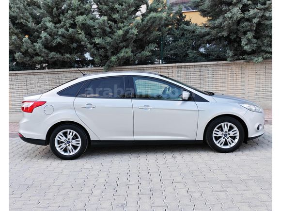 2013 MODEL DEĞİŞENSİZ FOCUS MÜKEMMEL KONDİSYON!!