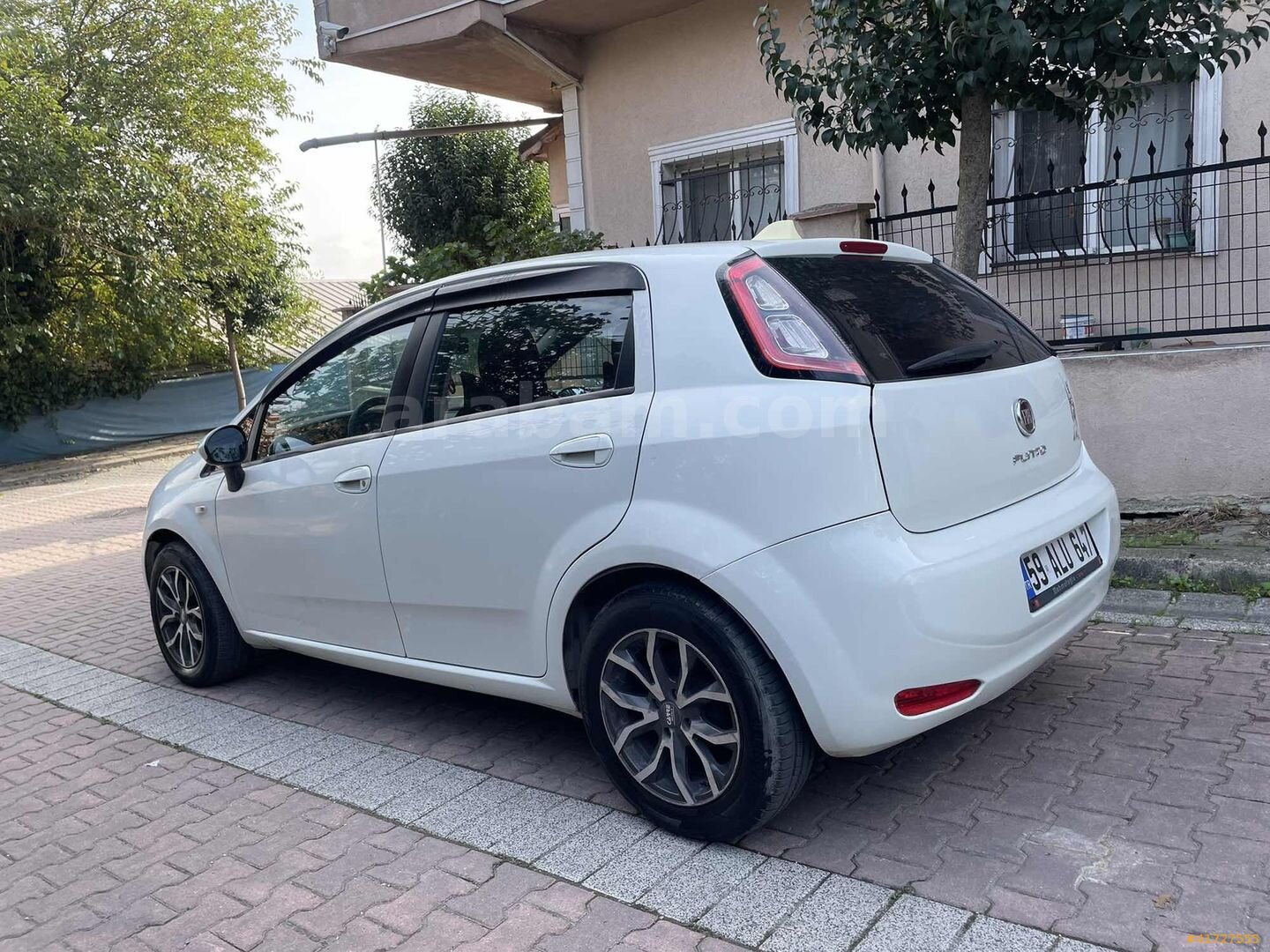Galeriden Fiat Punto 1.3 Multijet Pop 2013 Model İstanbul 172.000 km Beyaz 5