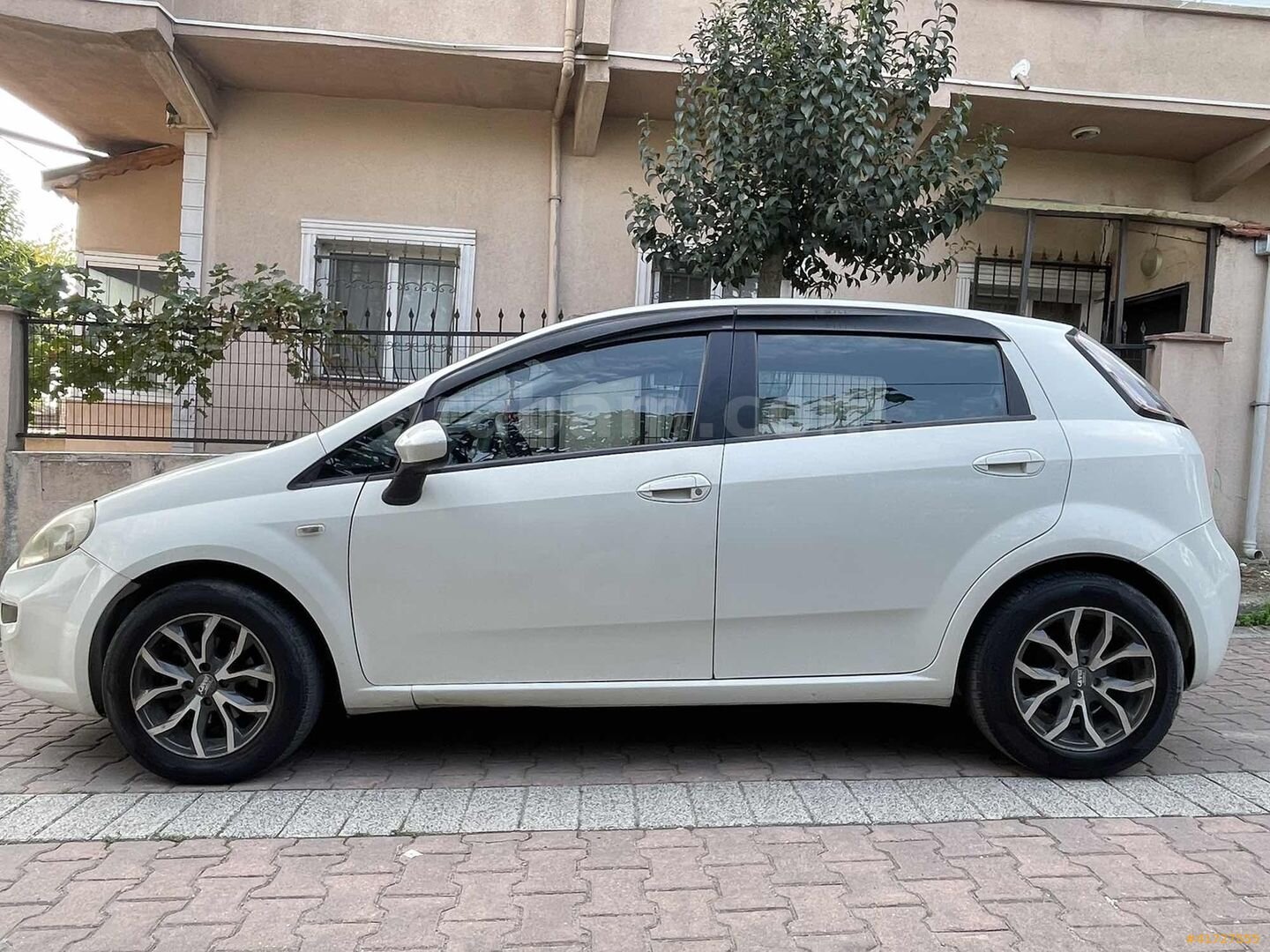 Galeriden Fiat Punto 1.3 Multijet Pop 2013 Model İstanbul 172.000 km Beyaz 7