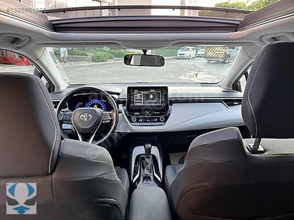 ANKA'DAN 53.000 KM BOYASIZ CAM TAVAN COROLLA 1.2T HATCHBACK