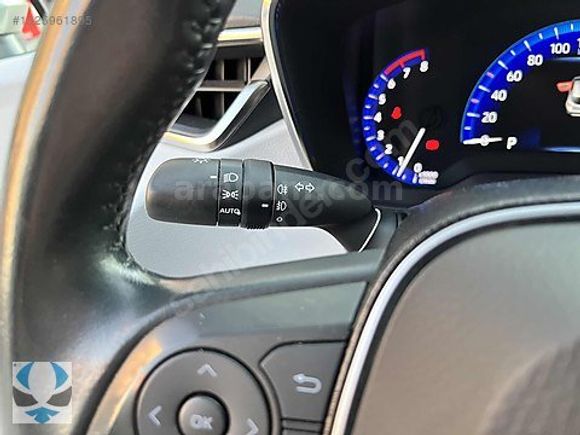 ANKA'DAN 53.000 KM BOYASIZ CAM TAVAN COROLLA 1.2T HATCHBACK