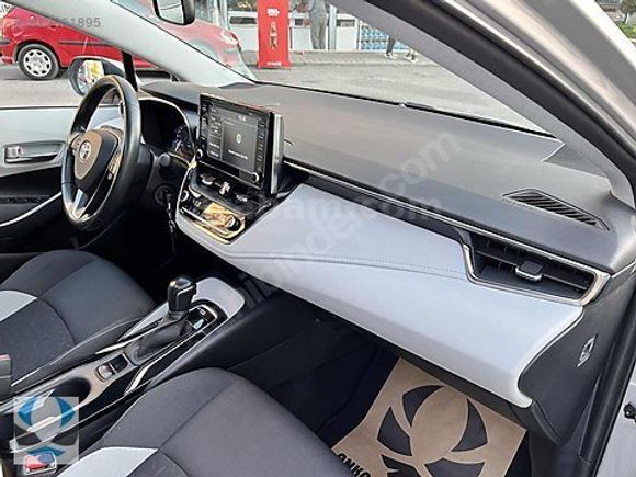 ANKA'DAN 53.000 KM BOYASIZ CAM TAVAN COROLLA 1.2T HATCHBACK