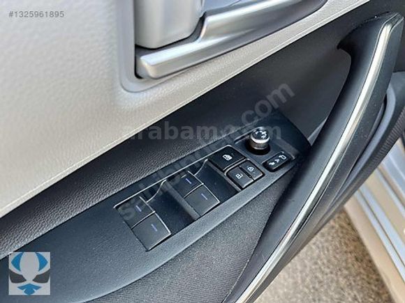 ANKA'DAN 53.000 KM BOYASIZ CAM TAVAN COROLLA 1.2T HATCHBACK