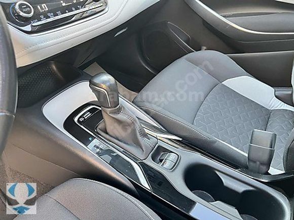 ANKA'DAN 53.000 KM BOYASIZ CAM TAVAN COROLLA 1.2T HATCHBACK