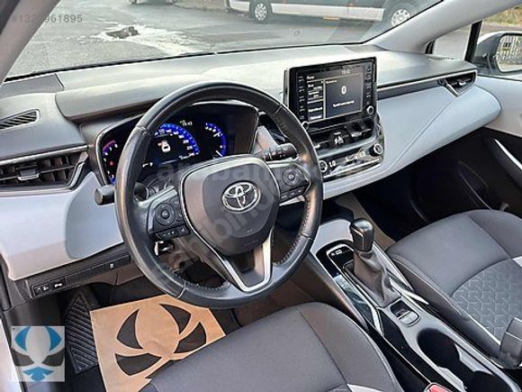 ANKA'DAN 53.000 KM BOYASIZ CAM TAVAN COROLLA 1.2T HATCHBACK
