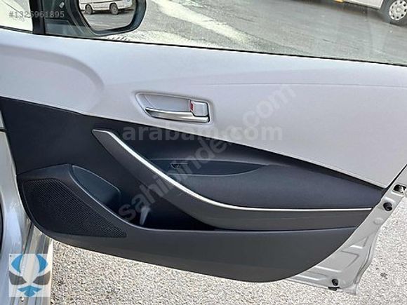 ANKA'DAN 53.000 KM BOYASIZ CAM TAVAN COROLLA 1.2T HATCHBACK