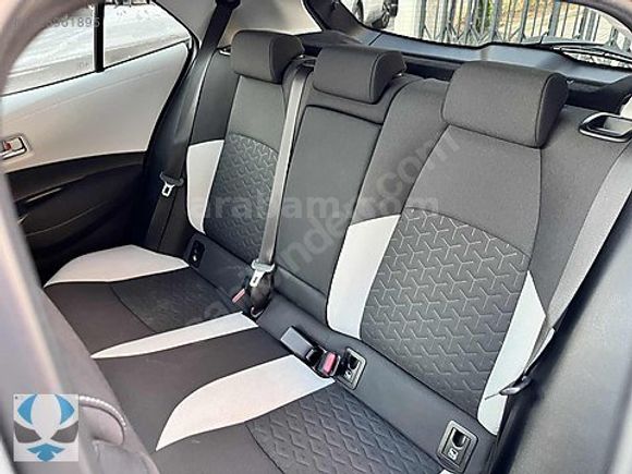 ANKA'DAN 53.000 KM BOYASIZ CAM TAVAN COROLLA 1.2T HATCHBACK