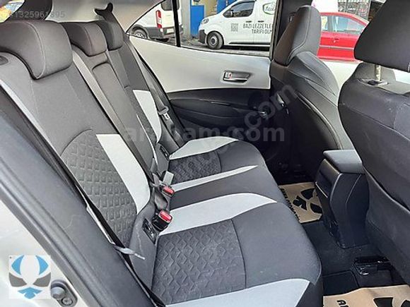 ANKA'DAN 53.000 KM BOYASIZ CAM TAVAN COROLLA 1.2T HATCHBACK