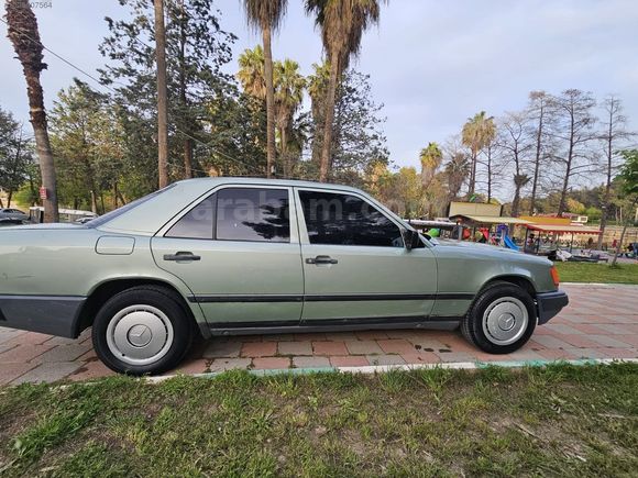 MERCEDES 250 D NOSTALJˆI TEMİZ ORJˆİNAL