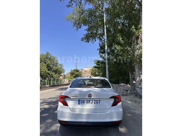 TEMİZ AİLE ARACI DÜŞÜK KM

