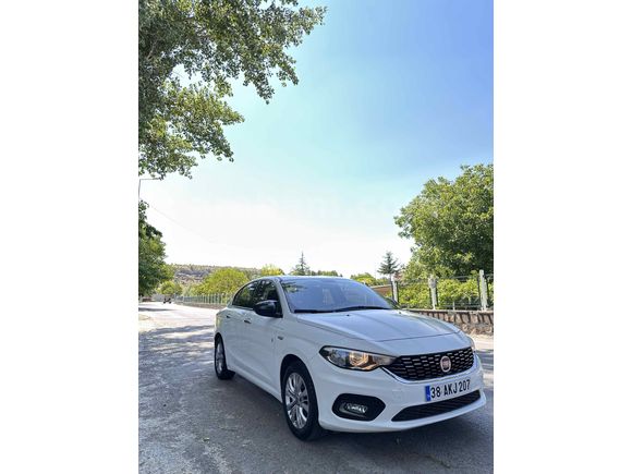 TEMİZ AİLE ARACI DÜŞÜK KM

