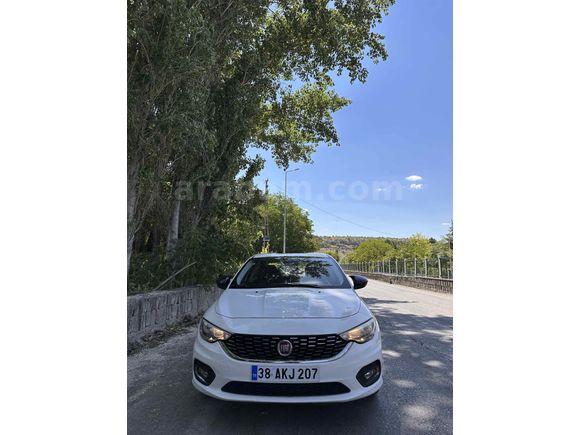 TEMİZ AİLE ARACI DÜŞÜK KM

