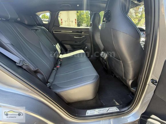HATASIZ BOYASIZ DEĞİŞENSİZ HASAR KAYITSIZ 4X4 BYD PHEV