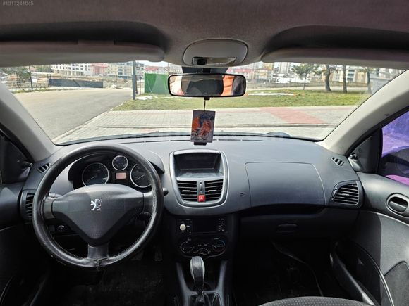 ArkutMotors'dan masrafsız makyajlı kasa 206 +