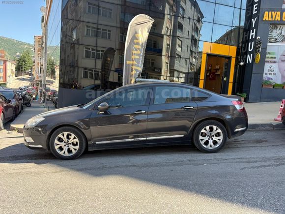 2015 MODEL DİZEL OTOMATİK 255 BİN KM'DE CİTROEN C5