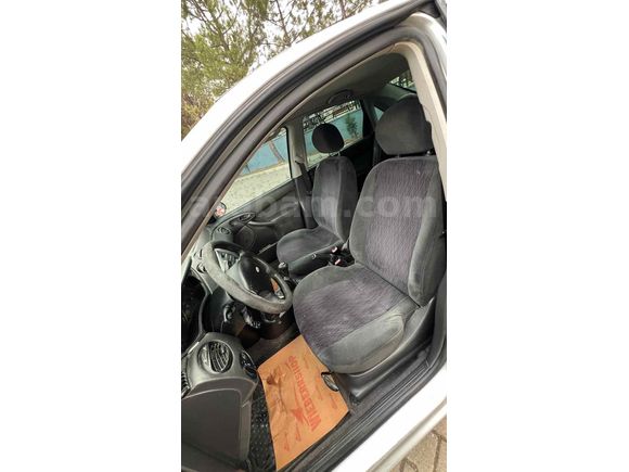 Galeriden Ford Focus 1.6 Ambiente 2000 Model Kütahya