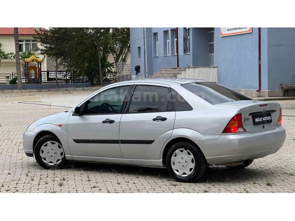Galeriden Ford Focus 1.6 Ambiente 2000 Model Kütahya