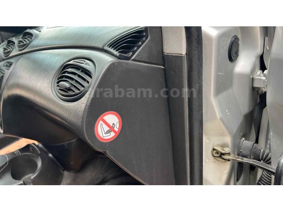 Galeriden Ford Focus 1.6 Ambiente 2000 Model Kütahya