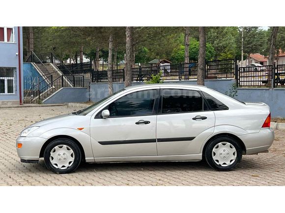 Galeriden Ford Focus 1.6 Ambiente 2000 Model Kütahya