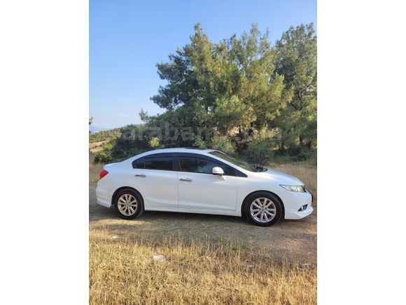 Sahibinden Honda Civic 1.6i VTEC Eco Elegance 2013 Model
