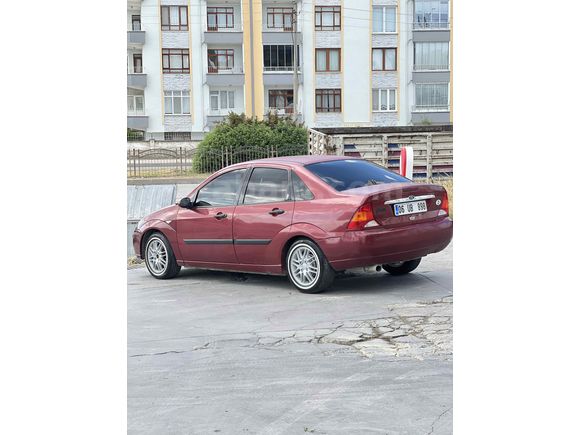 Sahibinden Ford Focus 1.6 Ghia 2000 Model 