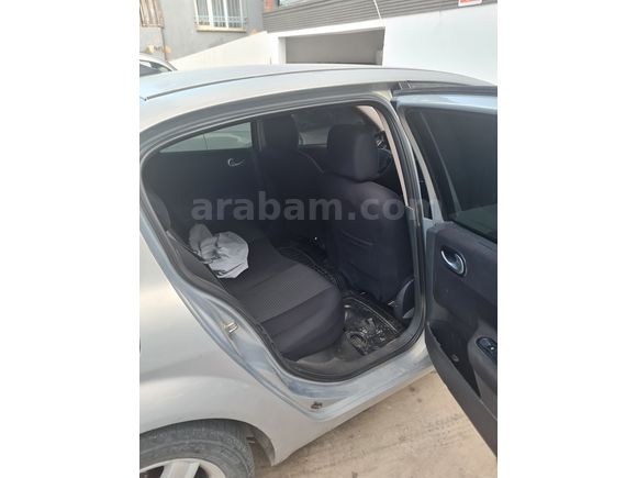 Sahibinden Renault Megane 1.6 Dynamique 2004 Model