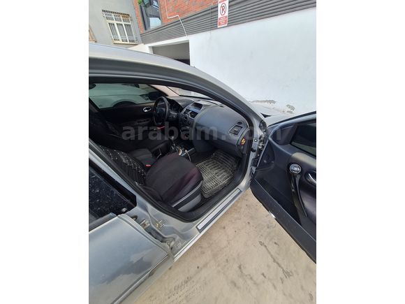 Sahibinden Renault Megane 1.6 Dynamique 2004 Model