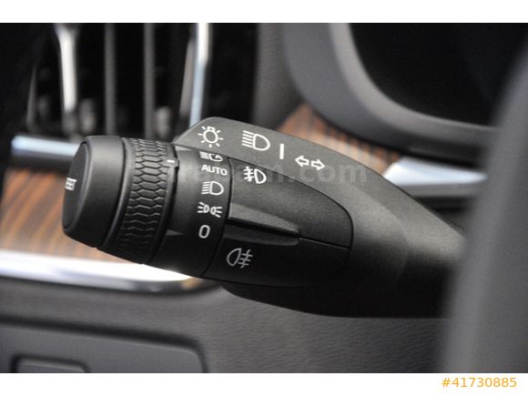 OTOMOL MERTER 2024 VOLVO XC60 2.0 B5 PLUS DARK
