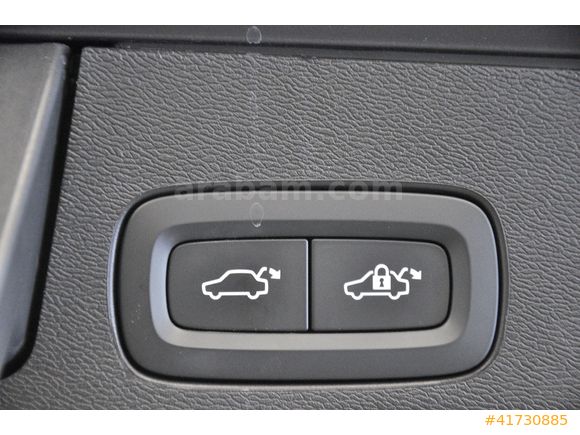 OTOMOL MERTER 2024 VOLVO XC60 2.0 B5 PLUS DARK