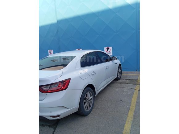 Sahibinden Renault Megane 1.5 Blue DCI Touch 2020 Model