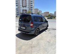 2022 model Ford Courier mavi 57.500 km’de