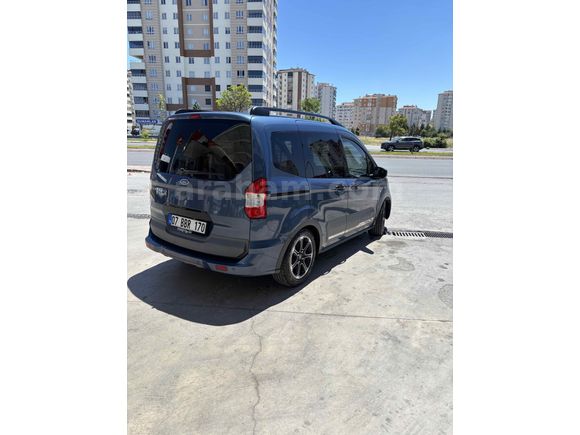 2022 model Ford Courier mavi 57.500 km’de