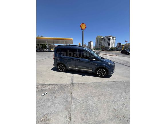 2022 model Ford Courier mavi 57.500 km’de