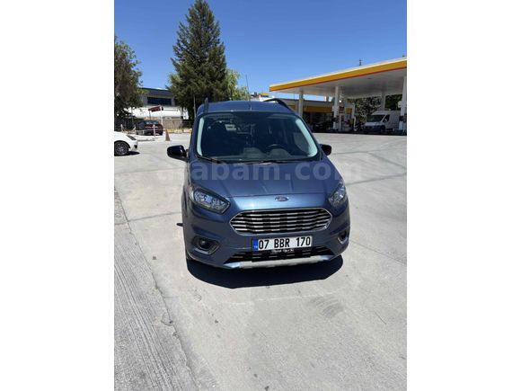 2022 model Ford Courier mavi 57.500 km’de