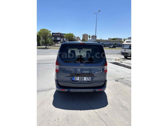 2022 model Ford Courier mavi 57.500 km’de