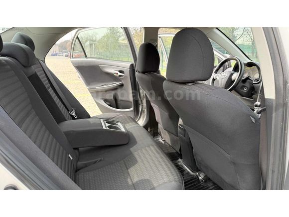 2011. COROLLA 1.33 COMFORT 136 BN KM