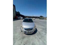 Temiz Opel Corsa Bayan Arabasıdır