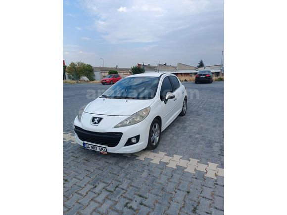 Sahibinden Peugeot 207 1.6 VTi Active 2011 Model