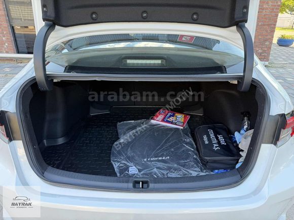 2024 COROLLA 1.5 VİSİON 14 BİN KM SERVİS BAKIMLI GARANTİ