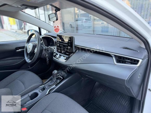 2024 COROLLA 1.5 VİSİON 14 BİN KM SERVİS BAKIMLI GARANTİ