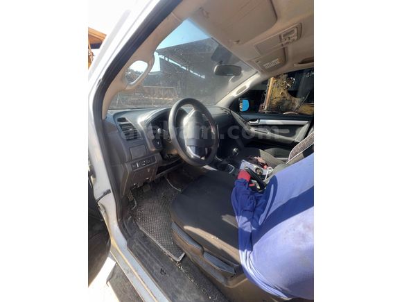 Sahibinden Isuzu D-Max 2.5 4x4 LTD 2015 Model 