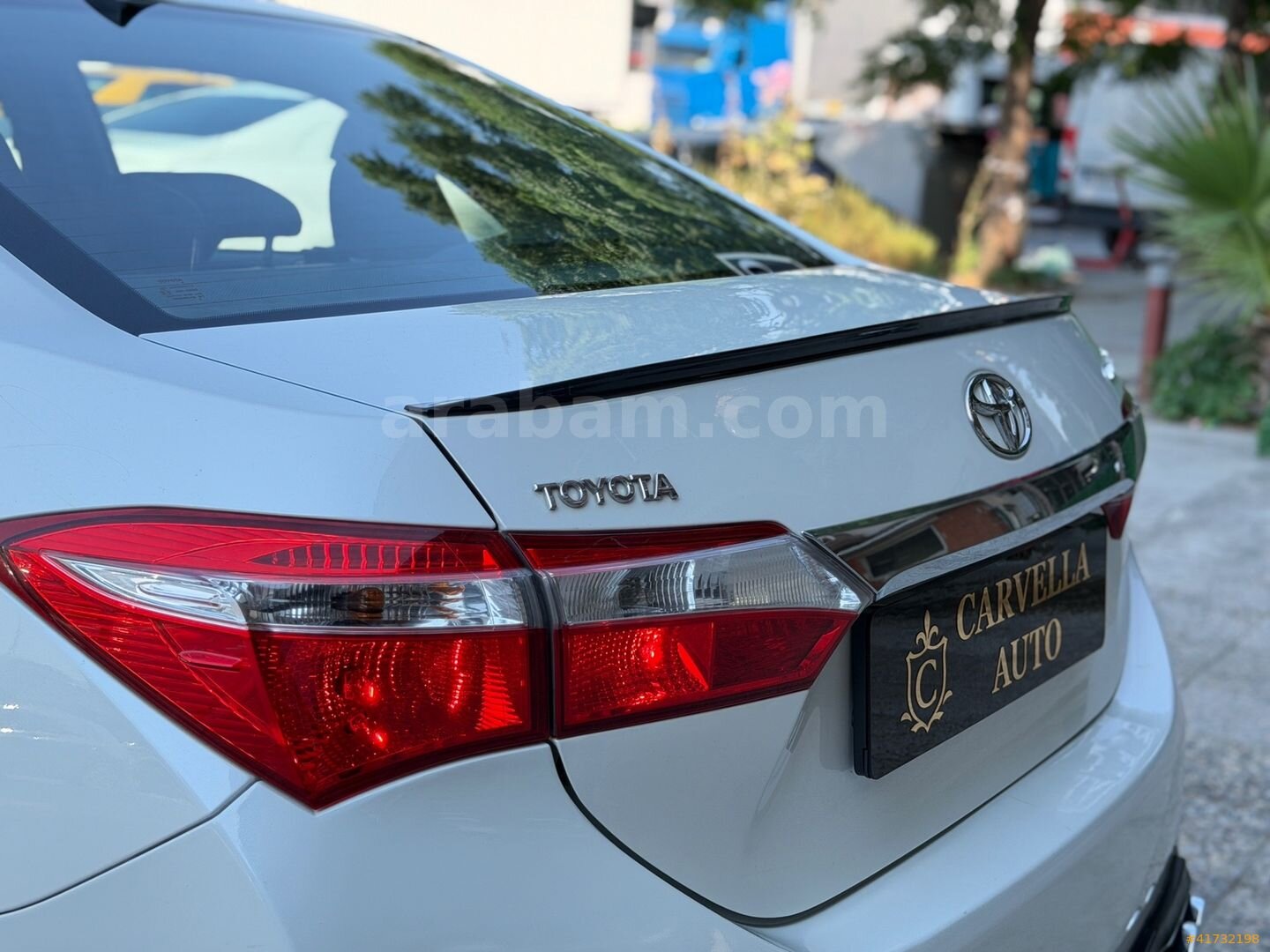 Galeriden Toyota Corolla 1.4 D-4D Touch 2015 Model İzmir 215.000 km Beyaz 6